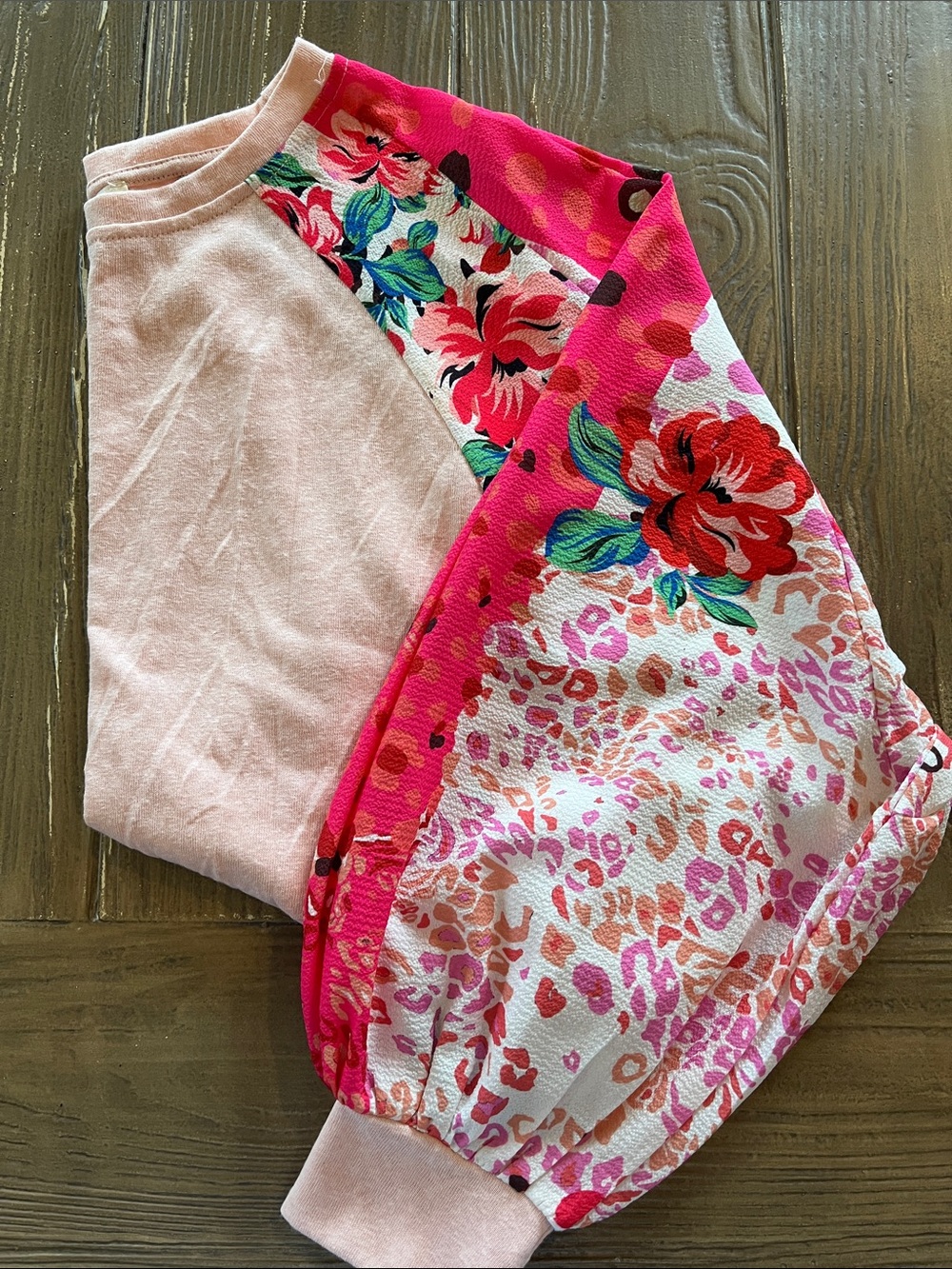 Umgee Pink Floral & Leopard Raglan Top